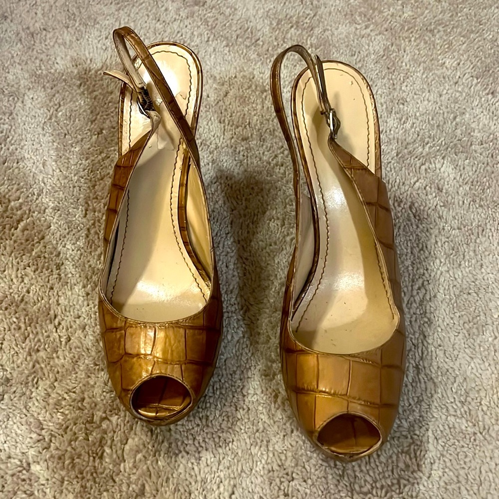 Leather! Beautiful peep toes!
